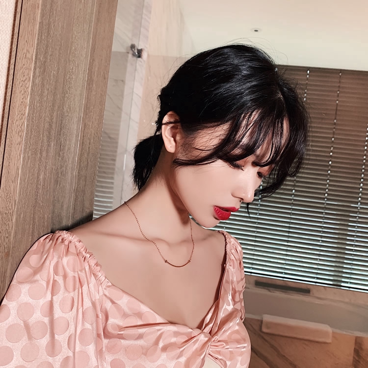 Dây chuyền titan trang trí xương quai xanh thời trang xinh xắn