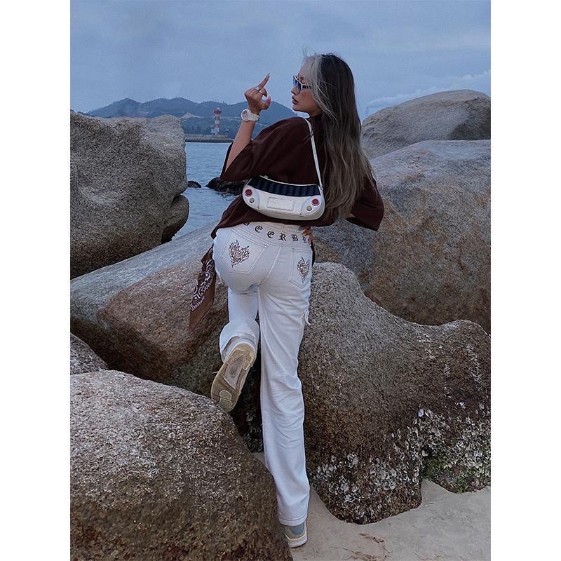 Quần Jean Ống Suông Túi Hộp Thêu Hoạ Tiết Phong Cách Retro