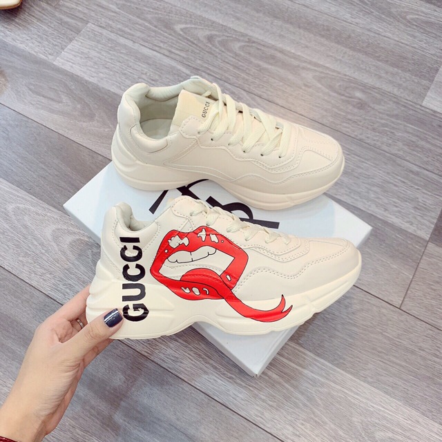 Giày thể thao sneaker đôi môi đỏ và logo màu trắng đục độn đến siêu hot hàng cao cấp