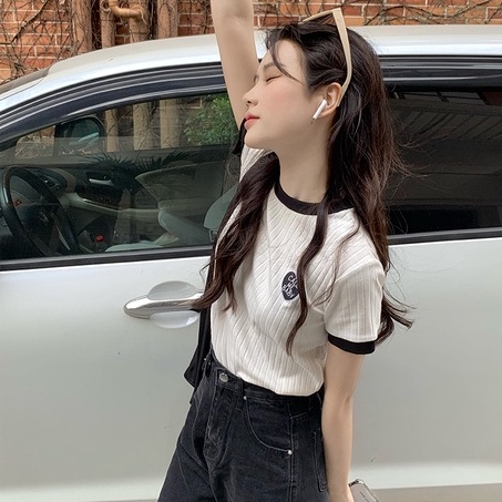 Áo Thun Dệt Kim Ngắn Tay Thêu Họa Tiết Màu Sắc Tương Phản Cá Tính [hana And alice]