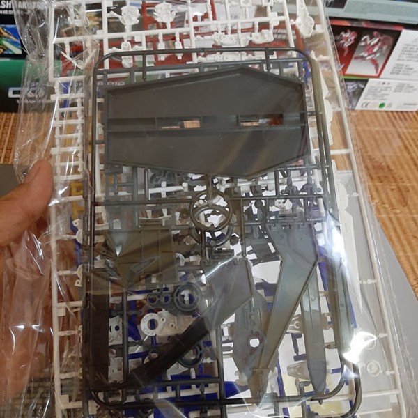 Mô Hình Lắp Ráp Gundam Exia Hg 1/144