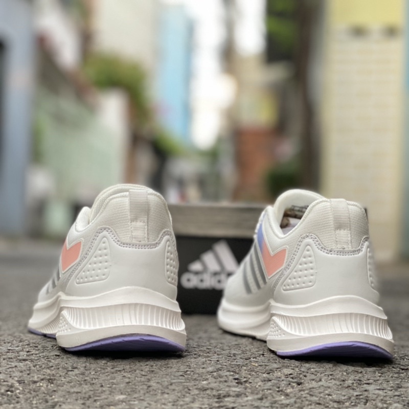 Giày chạy bộ nữ trắng phối tím