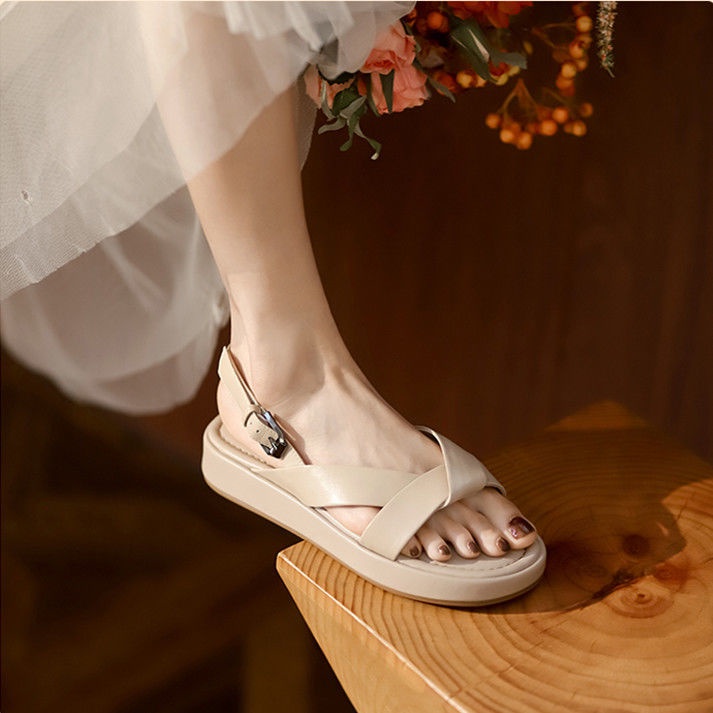 Dép nữ thời trang thoải mái và chất lượng tốt