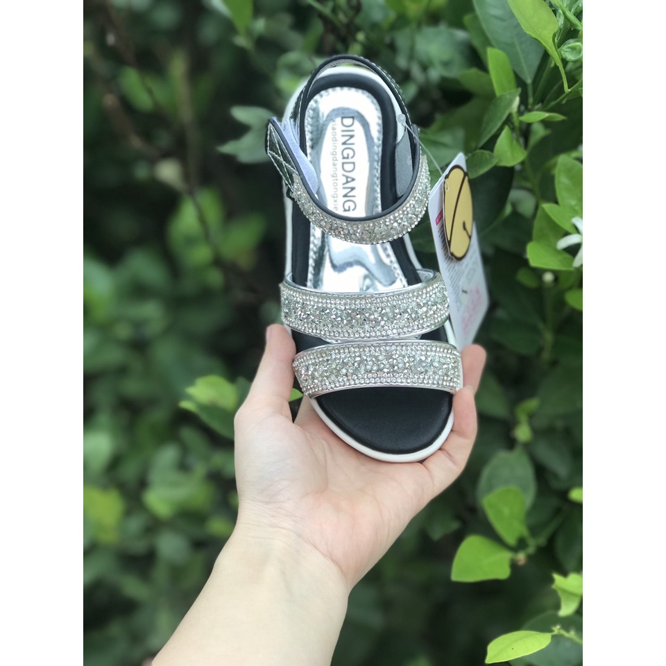 Dép quai hậu cho bé gái - sandal trẻ em mẫu mới đính đá lấp lánh điệu đà đi học, đi chơi Babybees 928790