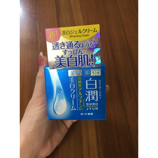 Kem trắng da ban đêm Hada Labo màu xanh