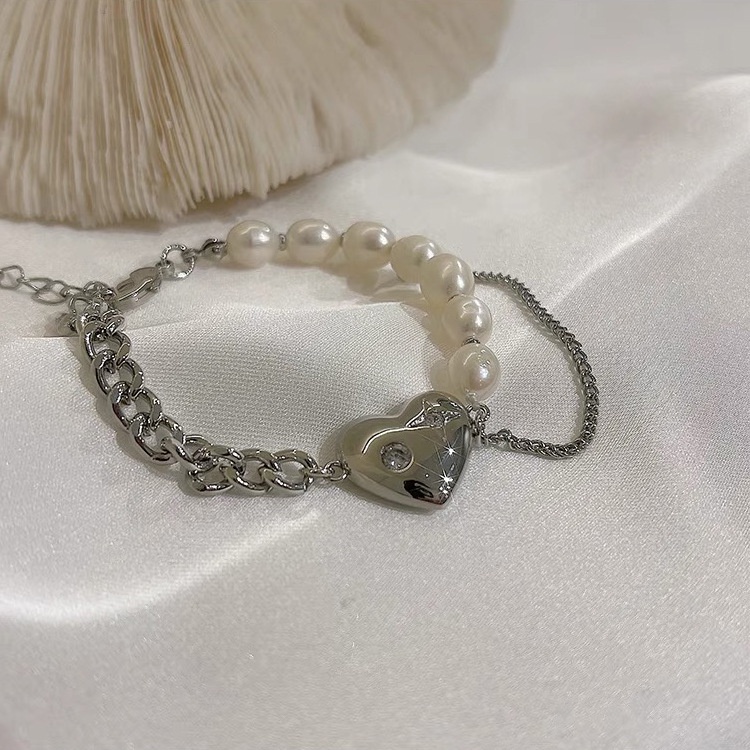 Vòng tay 19A1315 ngọc trai phối hình trái tim thiết kế đơn giản thời trang Hàn Quốc độc đáo dễ phối đồ