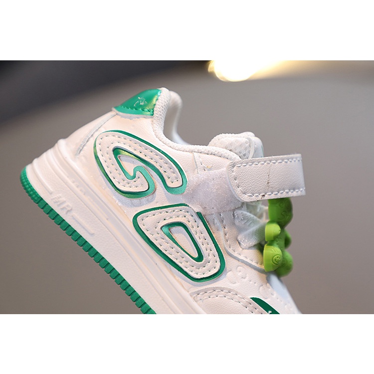 Giày tập đi, giày thể thao cho bé from chuẩn lên chân cực xinh hàng quảng châu.