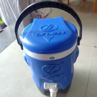 Bình đá giữ nhiệt có vòi loại 8 lít nhựa Tý Liên
