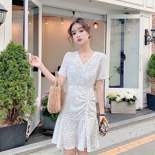 Đầm váy bi trắng cổ V