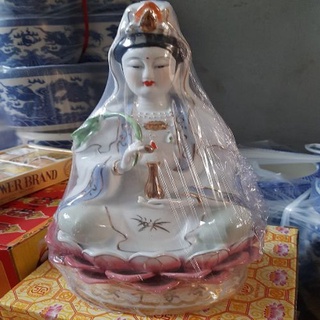 Quan âm bồ tát trắng