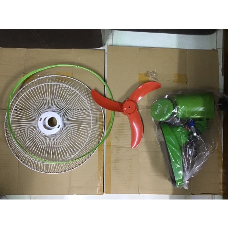 Quạt treo tường kẹp bình ắc quy 12V