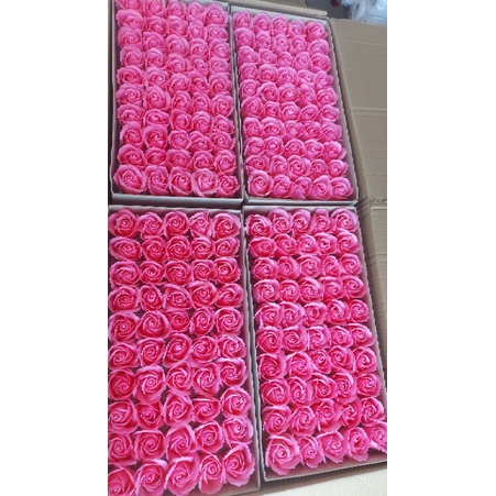 HOA SÁP .HỘP GỒM 50 ĐẦU BÔNG HOA HỒNG SÁP THƠM VĨNH CỬU .