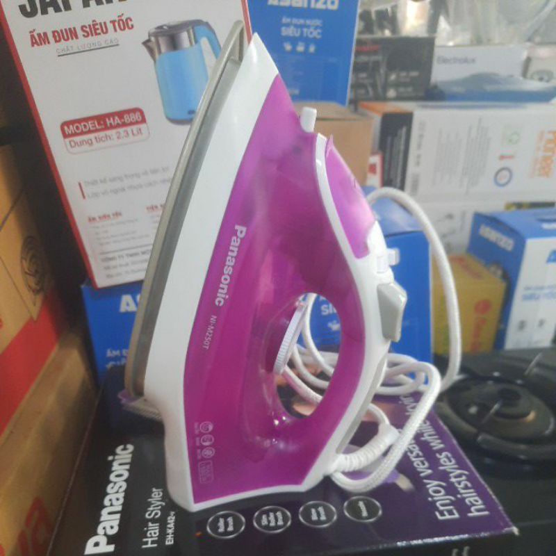 Bàn ủi hơi Panasonic NI-M250T chính hãng!