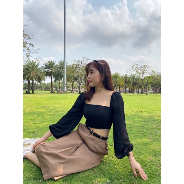 Áo croptop dài tay đen - Black Emmy Shirt | BigBuy360 - bigbuy360.vn