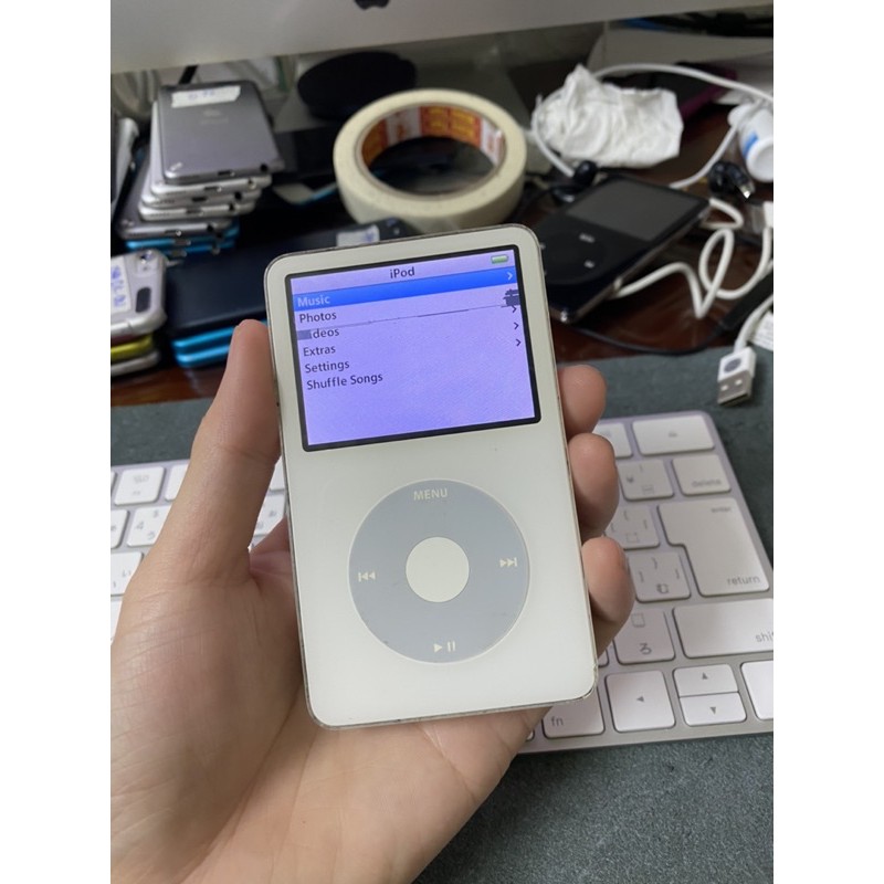 Máy nghe nhạc iPod Classic 5 30GB - Màn bị mực - kẻ