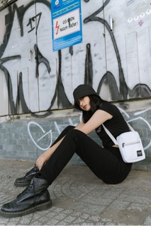 Túi đeo chéo: M.O.L Iconic Bag