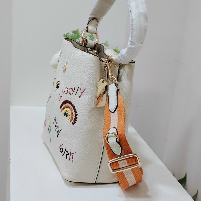 Túi bucket thêu 3D