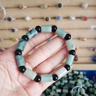Vòng tay phong thủy lu thống ngọc. phỉ thúy 10mm