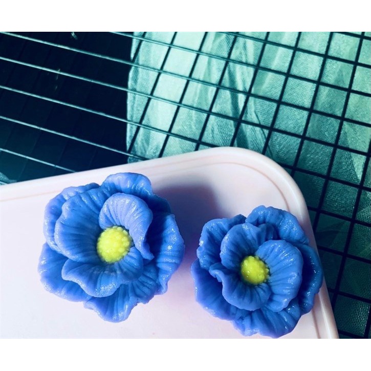 Khuôn silicone hoa cúc thái cặp 5cm3.5cm M3