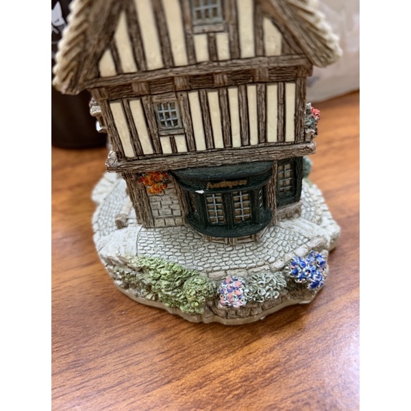 Mô hình nhà Lilliput Lane micklegate antiques sản xuất tại Anh trang trí giáng sinh, trang trí tết, phòng khách