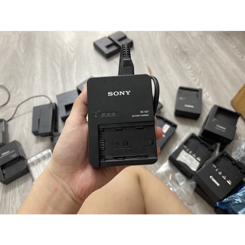 Sạc Sony BC-QZ1 cho sony A7m3/ A7R3/A9/A6600