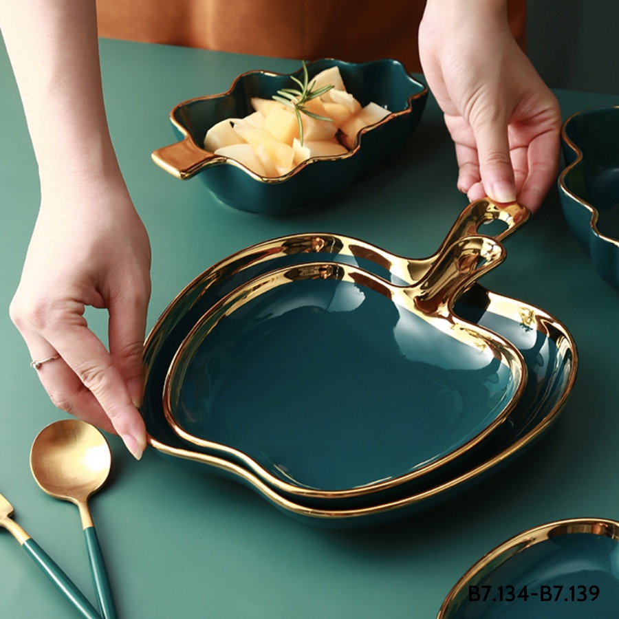 Đĩa sứ cách điệu hình quả táo - màu xanh cổ vịt và hồng viền vàng - với 3 size