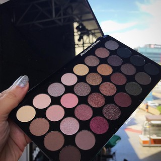 Bảng mắt Ultra Flawless 32 màu Makeup Revolution