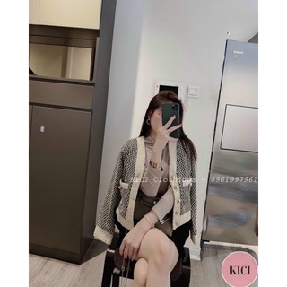Khoác dạ ép vân nổi cổ V cúc ngọc