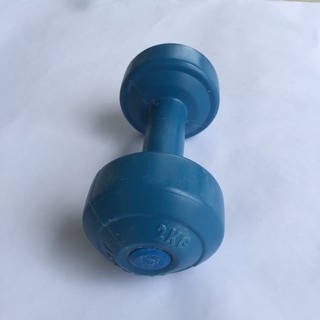 1 cục tạ 2kg vỏ nhựa, ruột là xi măng non phù hợp cho cả nam, nữ, và trẻ em. tập tay, vai, ngực, tăng lực nặng tay