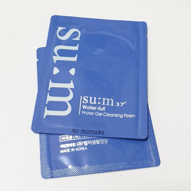 sữa rửa mặt trị mụn, kiềm dầu Sum37 water Cleansing Foam 2ml