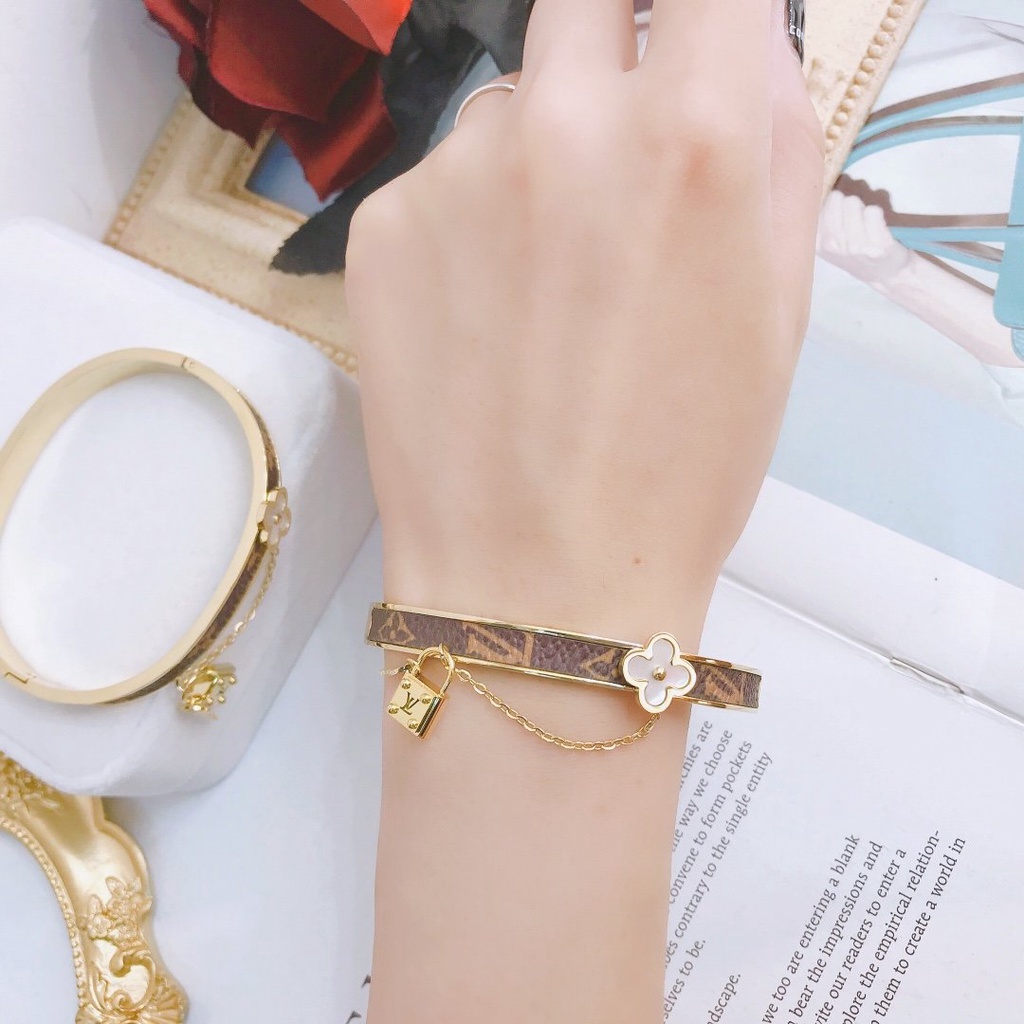 LOUIS VUITTON Vòng Tay Lv Chất Liệu Thép Titan