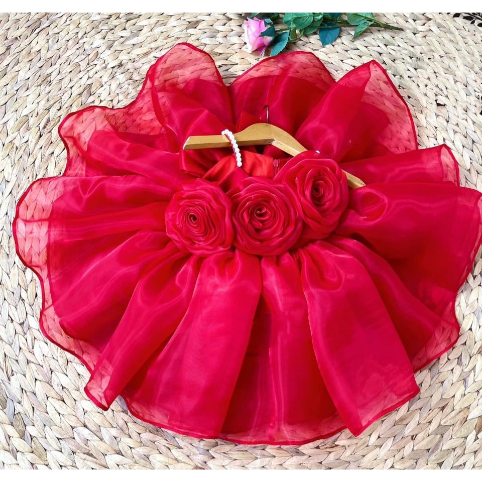 Váy Công Chúa 2 Dây Cho Bé Yêu, Đầm Công Chúa 2 Dây Thiết Kế 3 Bông Hoa Hồng Trước Ngực Tinh Tế Siêu Chảnh