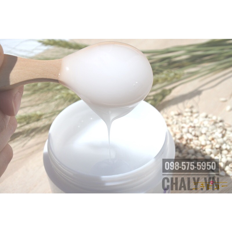 Kem dưỡng chiết xuất ý dĩ Naturie Skin Conditioning Gel 180g nội địa Nhật