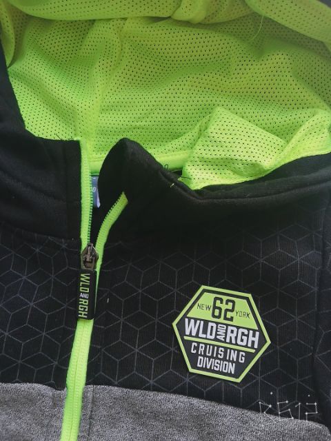 Áo khoác bé trai dư xịn