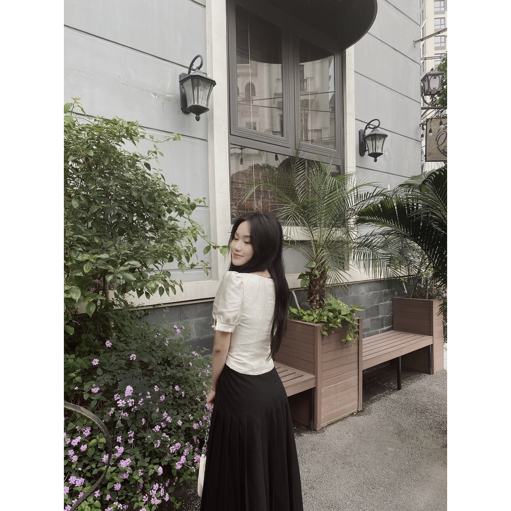 Áo KHALES Lucie cổ vuông tay bồng vải gấm