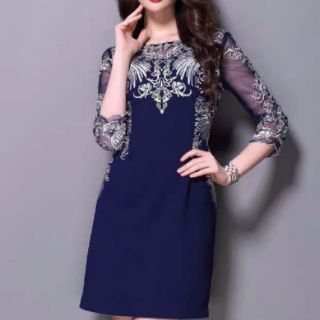 Đầm body thêu sang trọng