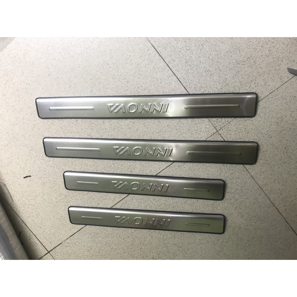 Bộ 8 nẹp bước chân Trong + Ngoài Inox Cho xe Toyota Innova form 2006 đến 2015