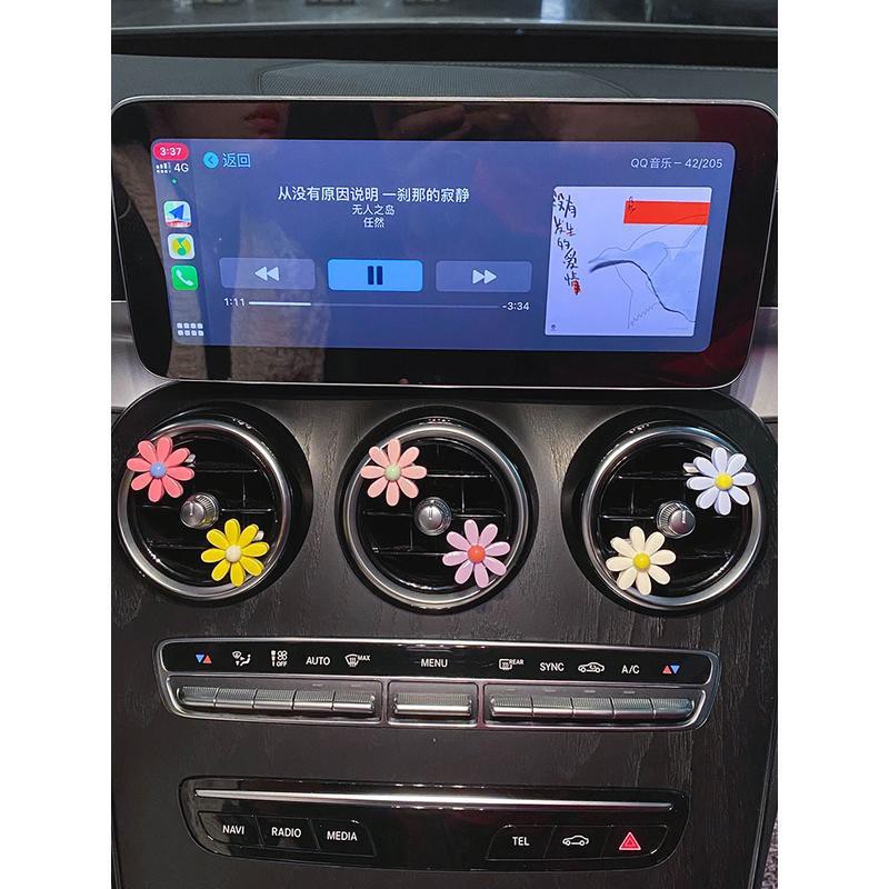 Phụ kiện khuếch tán nước hoa gắn xe hơi hình dáng dễ thương