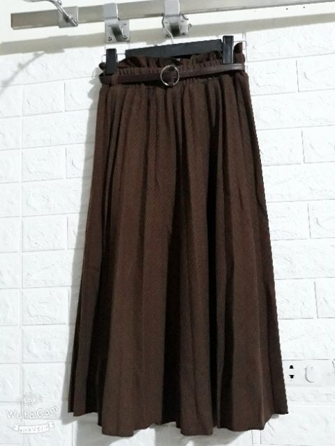 Chân váy xếp li dáng dài kèm Belt_CHÂN VÁY XOÈ XẾP LI DÁNG DÀI3 | BigBuy360 - bigbuy360.vn