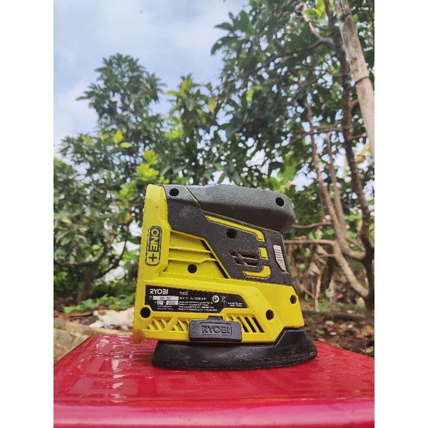 Máy chà nhám rung rung ryobi 18v , ae về gắn đế makita vô sử dụng, máy hoạt động siêu khỏe