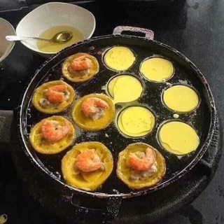 Khuôn làm bánh căn