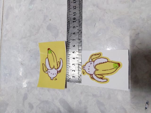 Combo 2 Tem Sticker Decal Bé Chuối Cute Dán Xe, Nón, Điện Thoại Giá Rẻ