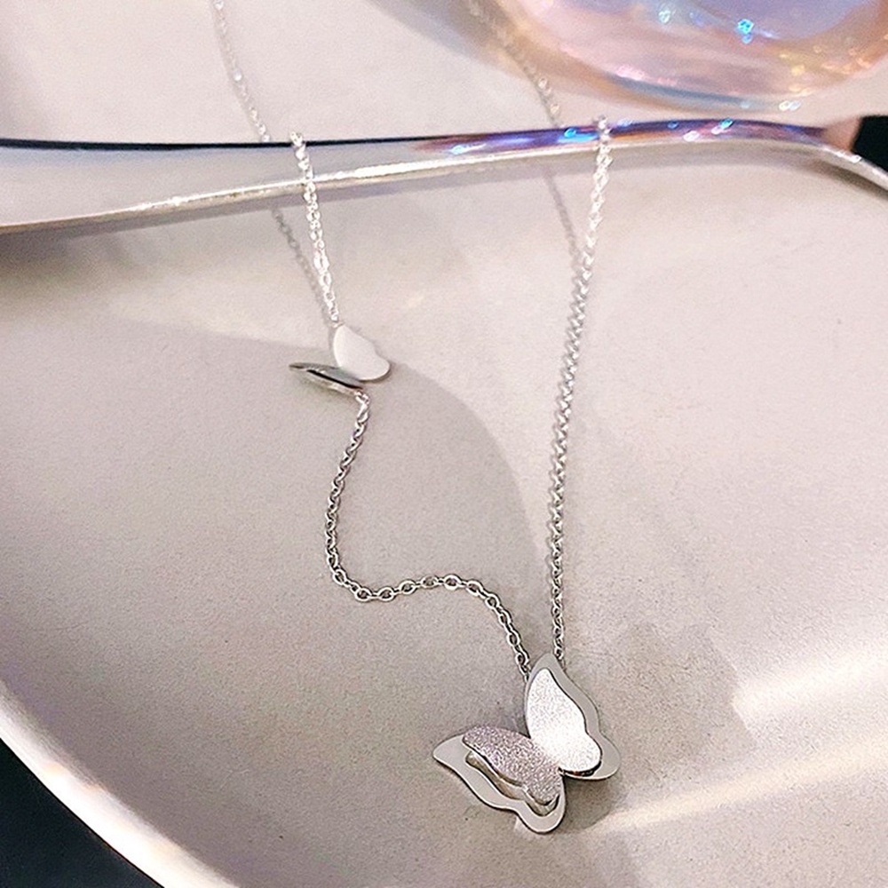 Vòng cổ bằng thép titan mặt hình bướm phong cách retro thời trang cho nữ