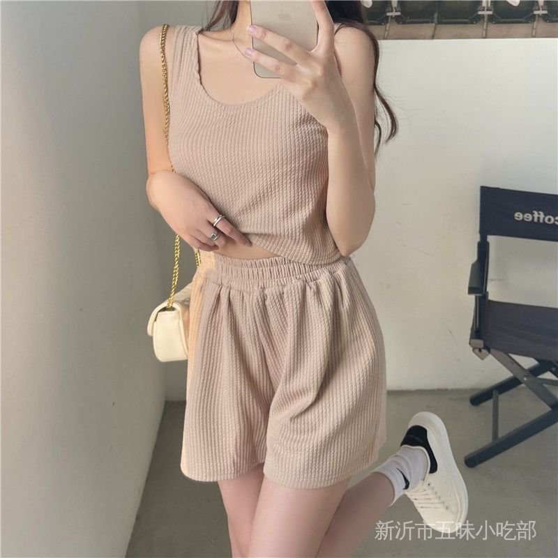 Set Đồ Thể Thao Hai Mảnh Gồm Áo Ba Lỗ Dáng Ngắn Phong Cách Thời Trang 2022 Cho Nữ
