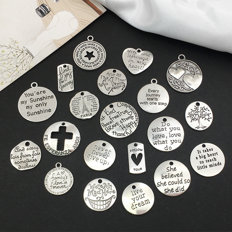 Set 20 mặt vòng cổ hợp kim mạ vàng / bạc khắc chữ tiếng anh cổ điển sang trọng