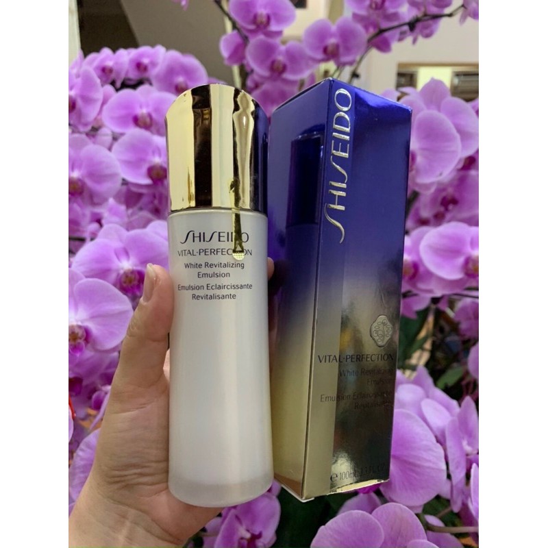 Sữa dưỡng ẩm Shiseido Vital Perfection White Revitalizing Emulsion 100ml