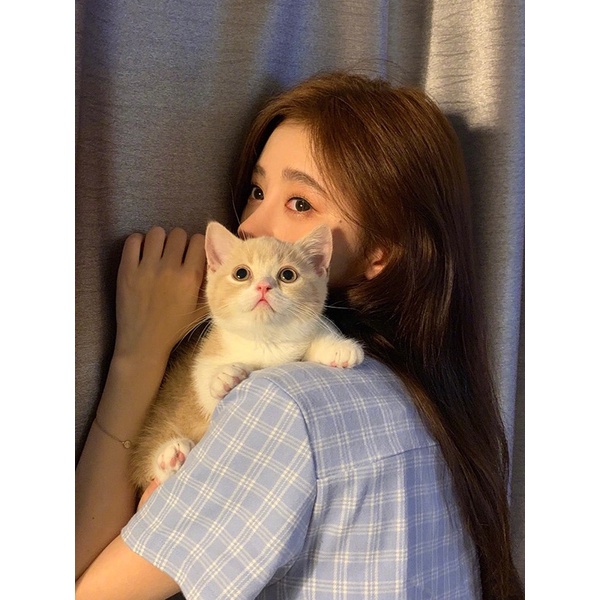 Đầm kẻ caro màu xanh pastel giống Cúc Tịnh Y