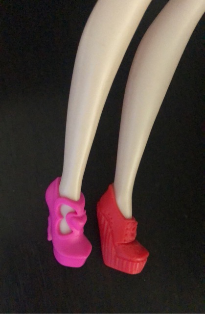 G6- Giày cho búp bê MH EAH monster high  công chúa của hasbro
