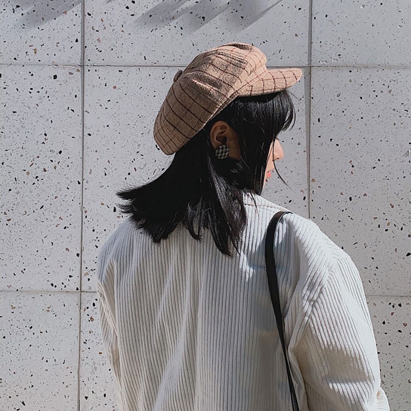 Nón beret họa tiết ca rô phong cách retro dễ phối đồ