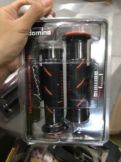 Bao tay Domino sọc xéo